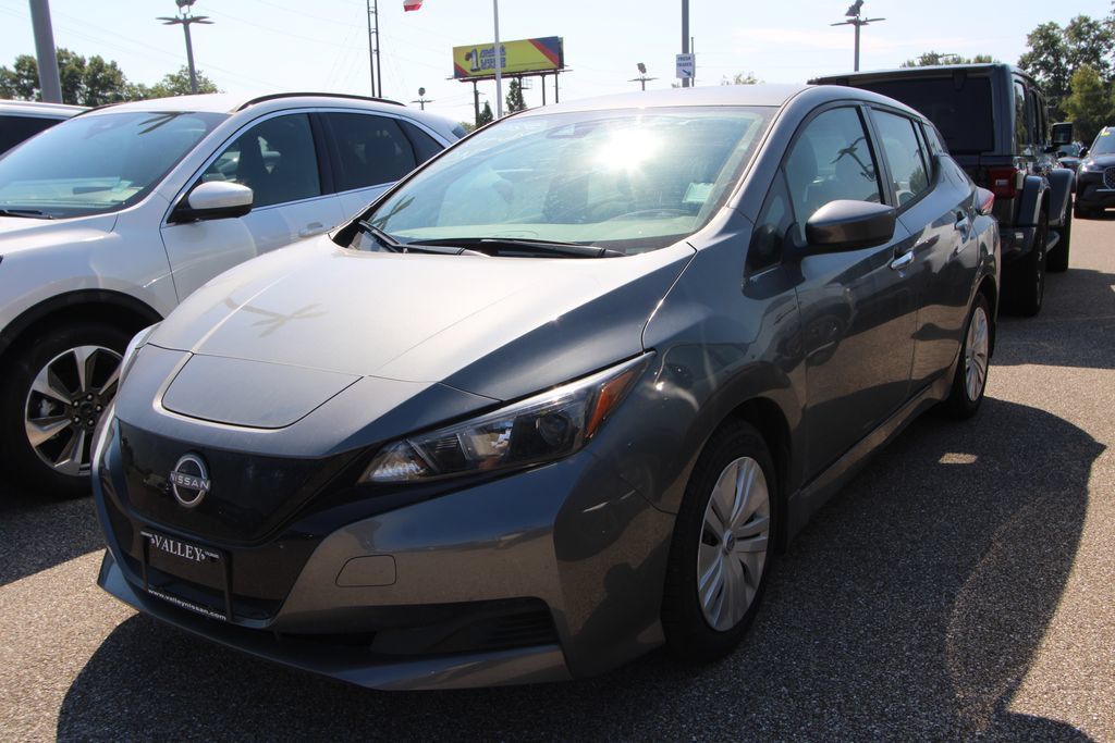 Used 2025 Nissan Leaf S FWD image 4