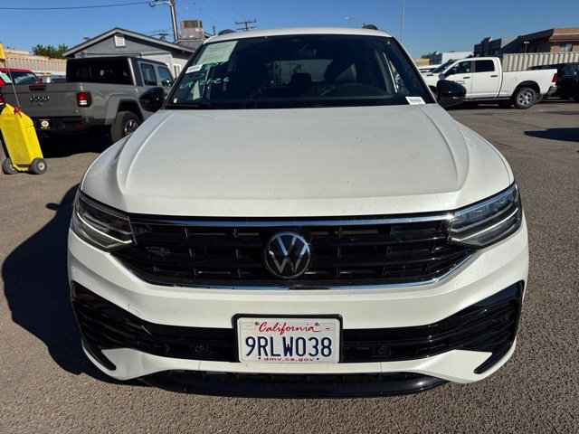 Used 2024 Volkswagen Tiguan SE R-Line FWD image 2