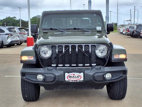 Used 2022 Jeep Gladiator Sport AWD/4WD image 4