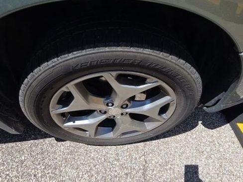 Used 2016 Subaru Forester 2.5i Touring AWD/4WD image 14