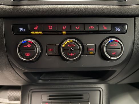 Used 2017 Volkswagen Tiguan Sport image 10