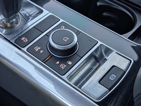 Used 2020 Land Rover Range Rover Sport HSE image 27