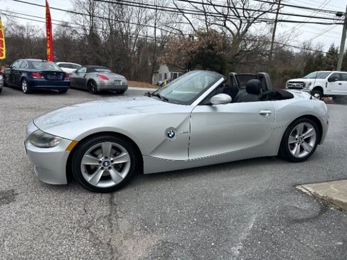 Used 2006 BMW Z4 3.0i image 2