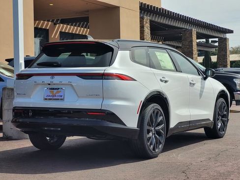 New 2026 Toyota Crown Signia image 5