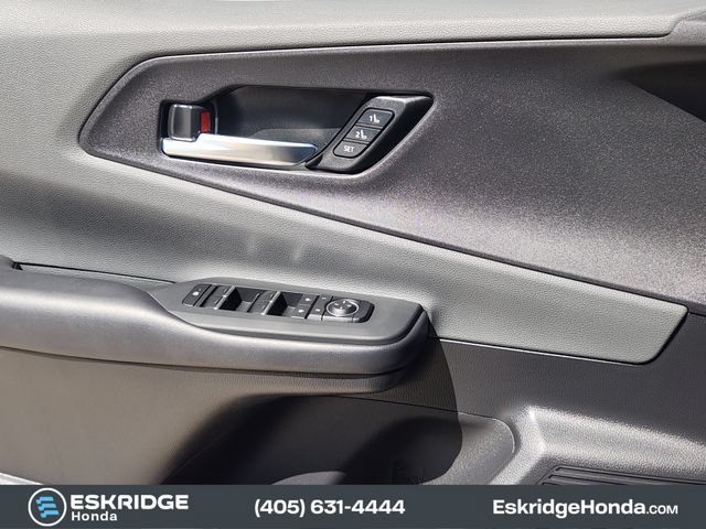 Used 2024 Toyota Prius Limited w/ Limited Premium Package FWD image 24