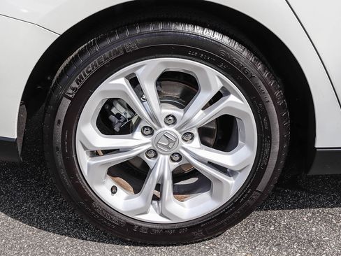 Certified 2025 Honda Accord LX image 9