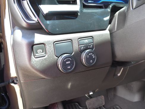 Used 2023 Chevrolet Silverado 1500 LT RWD image 12