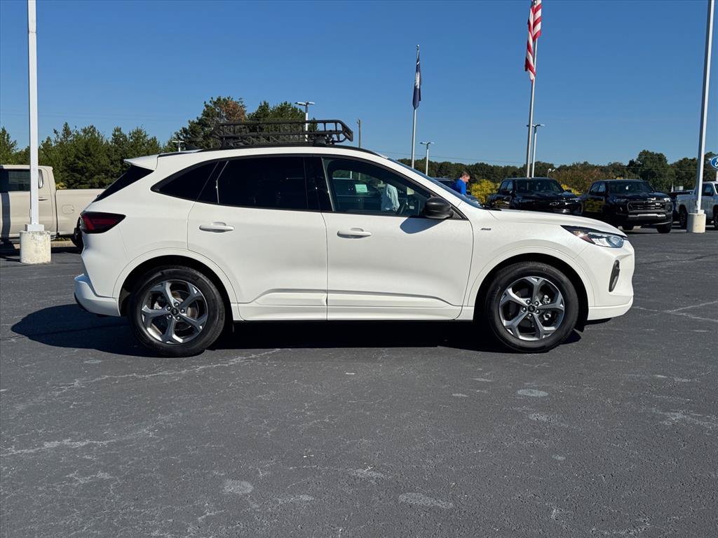 Used 2024 Ford Escape ST-Line w/ Tech Pack #1 FWD image 2