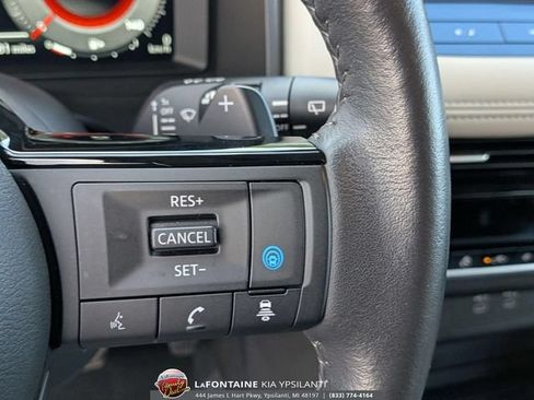Used 2024 Nissan Rogue SL AWD/4WD image 17