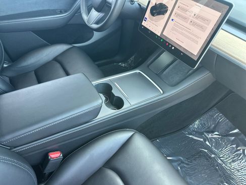 Used 2023 Tesla Model Y Long Range AWD/4WD image 17