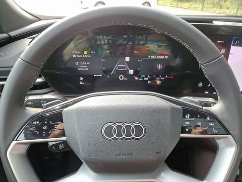 Used 2025 Audi Q5 Premium w/ Convenience Package AWD/4WD image 9