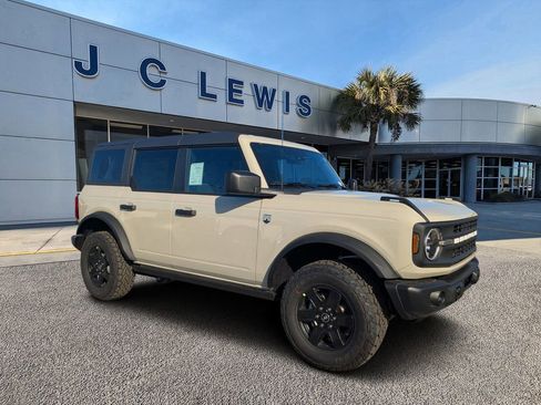 New 2025 Ford Bronco Big Bend w/ Black Diamond Package image 1