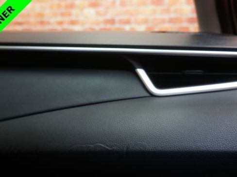 Used 2020 Toyota Corolla LE image 50