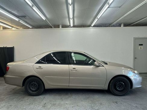 Used 2005 Toyota Camry LE image 37