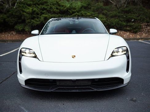 Used 2022 Porsche Taycan image 17