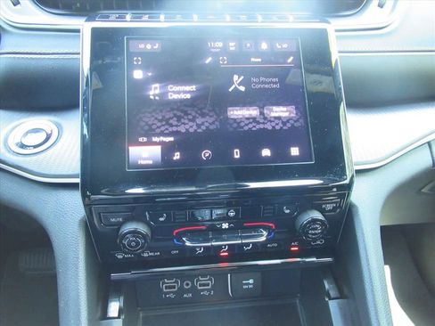Used 2024 Jeep Grand Cherokee L Laredo w/ Luxury Tech Group I AWD/4WD image 24