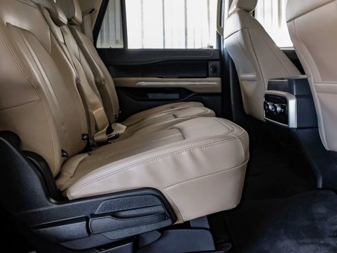 Used 2022 Ford Expedition Max Limited image 33