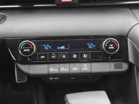 Used 2025 Hyundai Elantra Sport image 15