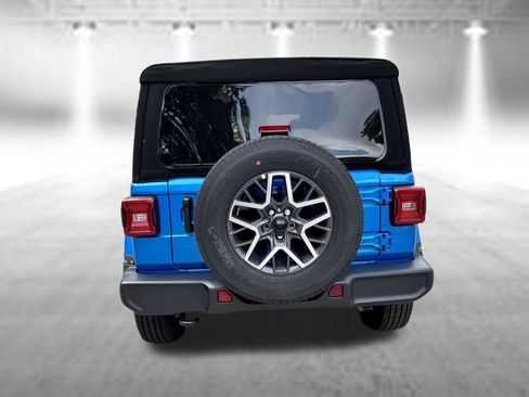 Used 2024 Jeep Wrangler Unlimited Sahara AWD/4WD image 6
