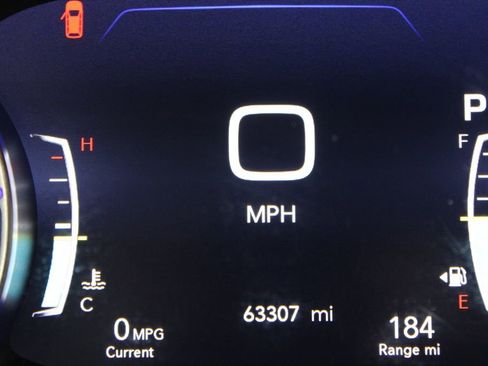 Used 2023 Chrysler Pacifica Touring-L FWD image 42