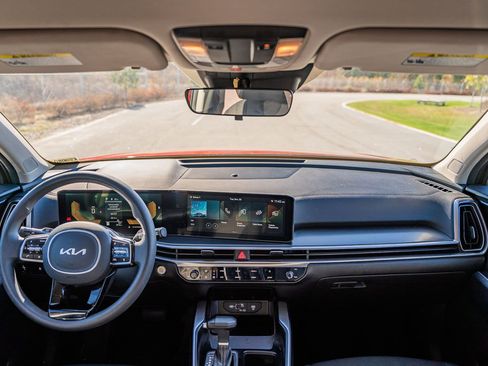 Used 2025 Kia Sorento LX image 23