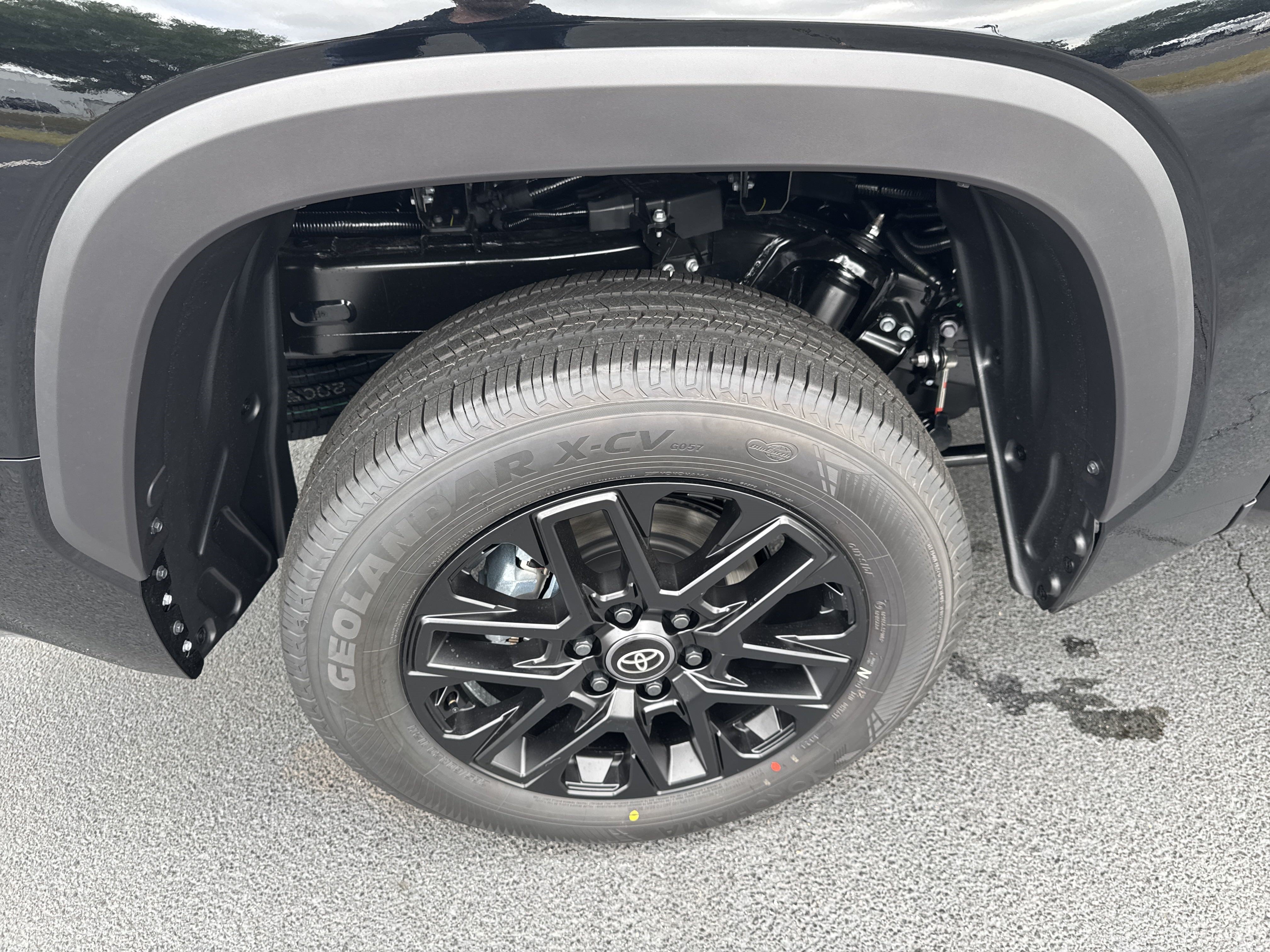 New 2025 Toyota Tundra Limited AWD/4WD image 11