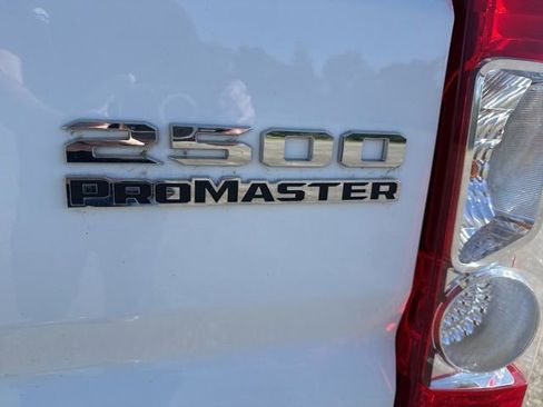 Used 2025 RAM ProMaster 2500 w/ Convenience Group FWD image 12