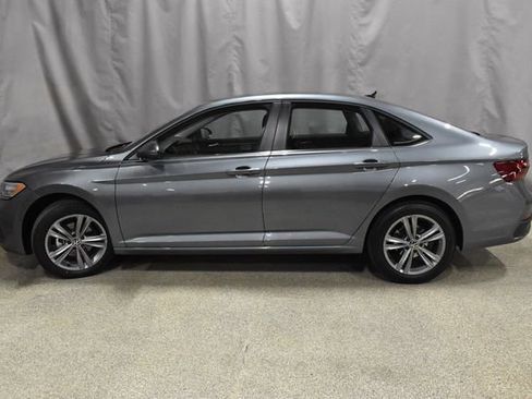 Used 2024 Volkswagen Jetta SE image 5