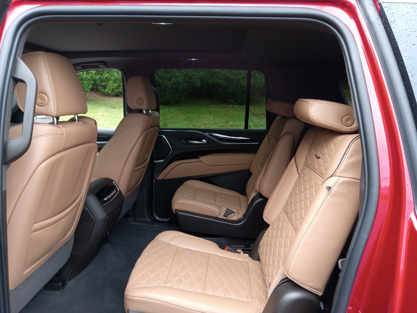 Used 2021 Cadillac Escalade ESV Premium Luxury AWD/4WD image 25