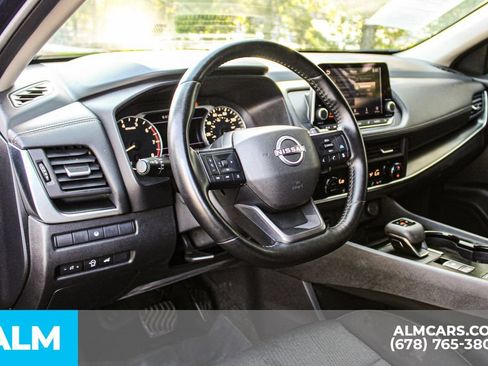 Used 2025 Nissan Rogue SV FWD image 22