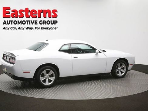 Used 2022 Dodge Challenger SXT image 40