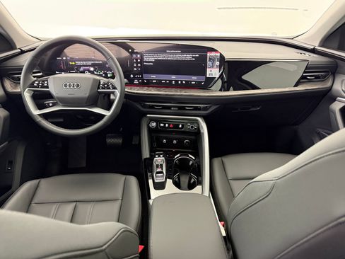 New 2025 Audi Q5 Premium Plus image 17