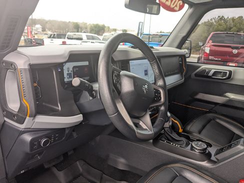 Used 2022 Ford Bronco Badlands w/ Sasquatch Package image 13