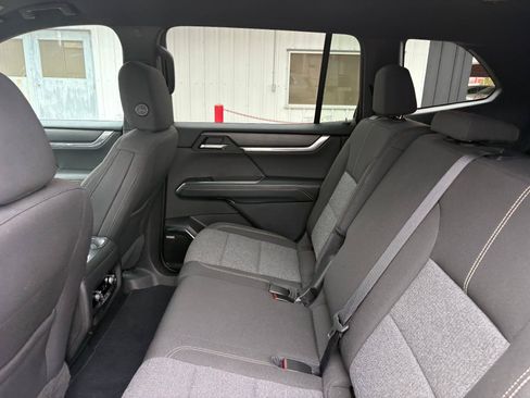 Used 2025 GMC Acadia Elevation AWD/4WD image 25