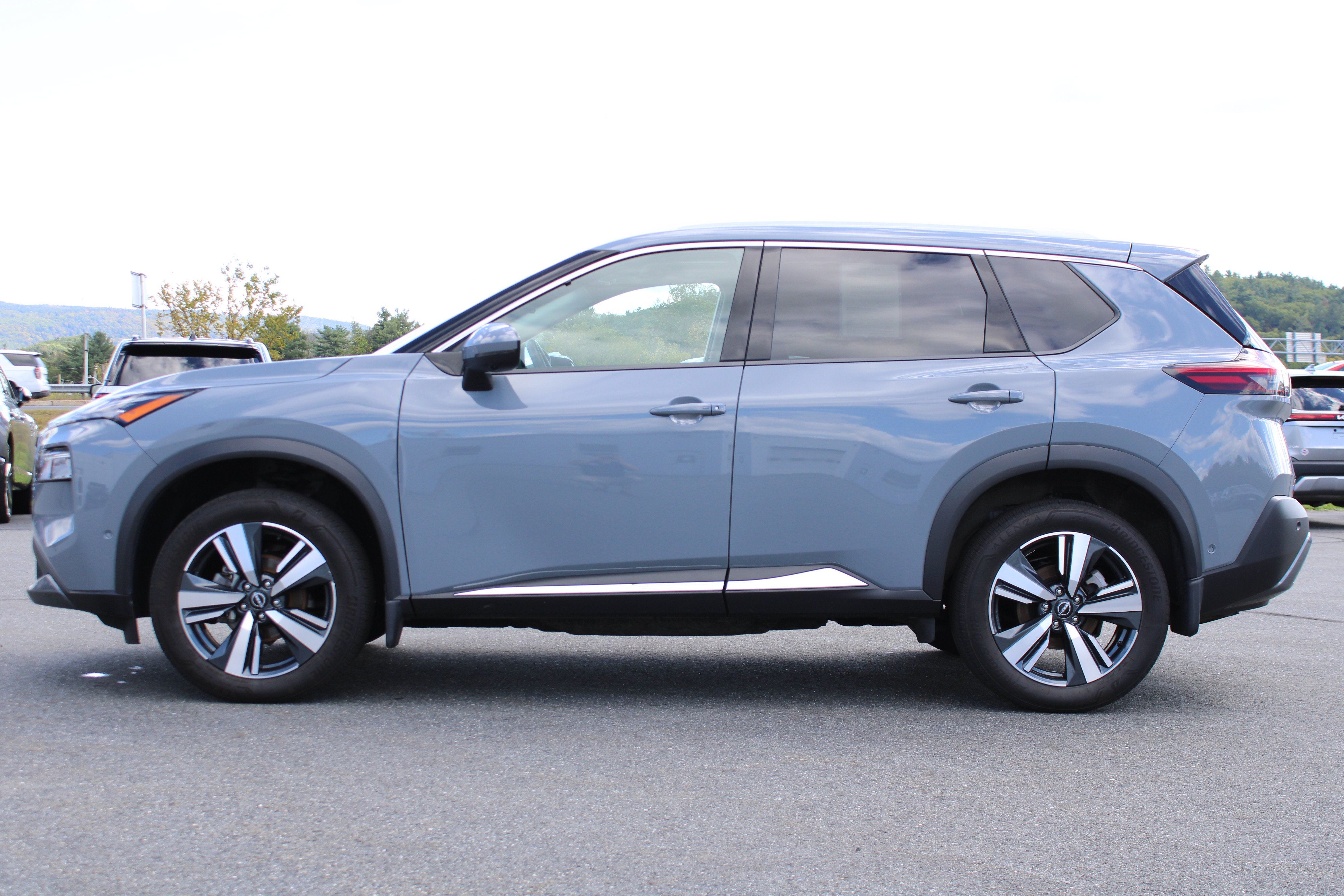 Used 2023 Nissan Rogue SL w/ SL Premium Package AWD/4WD image 12