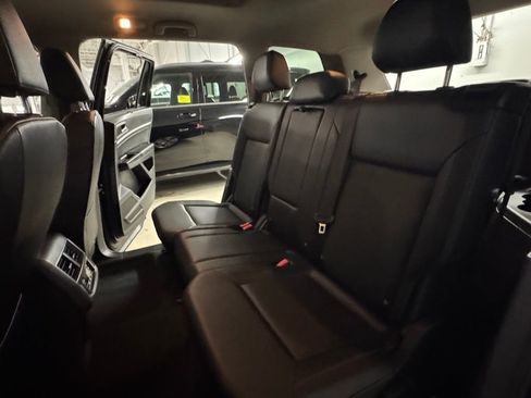 Used 2019 Volkswagen Atlas SE w/ Panoramic Sunroof Package image 12