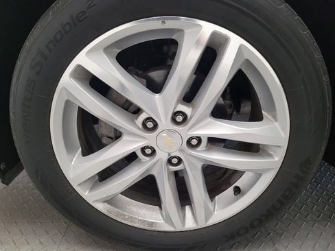 Used 2019 Chevrolet Equinox LT w/ Sun & Navigation Package AWD/4WD image 31