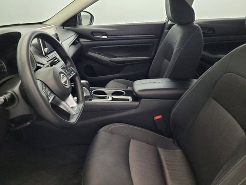 Used 2024 Nissan Altima 2.5 SV FWD image 17