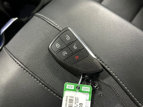 Used 2025 Buick Enclave Preferred image 22