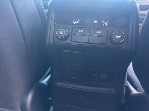 Used 2023 GMC Acadia SLE w/ Driver Convenience Package image 14