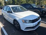 Used 2016 Volkswagen Jetta SE image 2