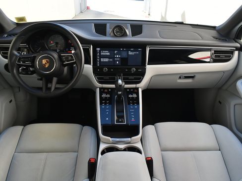 Used 2023 Porsche Macan S AWD/4WD image 22