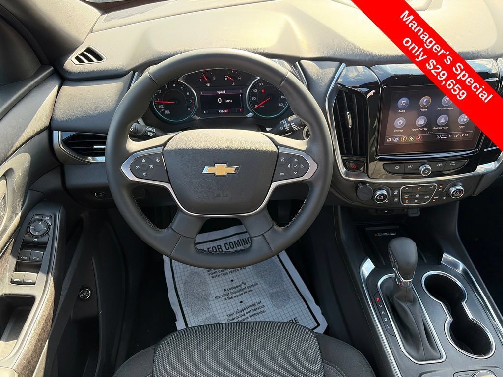 Used 2023 Chevrolet Traverse LT AWD/4WD image 13