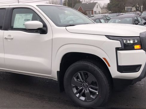 New 2026 Nissan Frontier SV w/ SV Convenience Package image 2