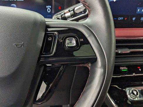 Used 2025 Lincoln Corsair Reserve image 34