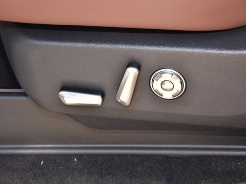 New 2025 Lincoln Navigator L Reserve image 39