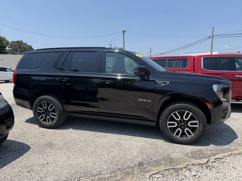Used 2023 GMC Yukon AT4 w/ LPO, Floor Liner Package AWD/4WD image 5