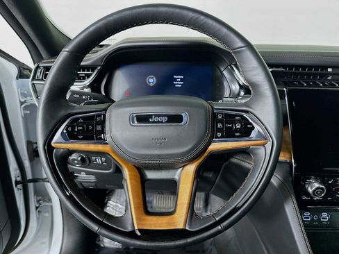 Used 2025 Jeep Grand Cherokee L Summit image 11