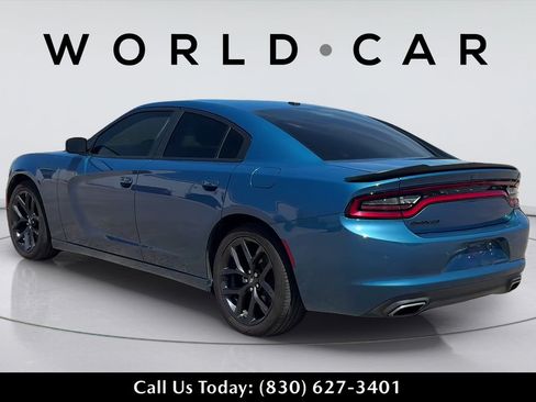 Used 2021 Dodge Charger SXT w/ Blacktop Package RWD image 9