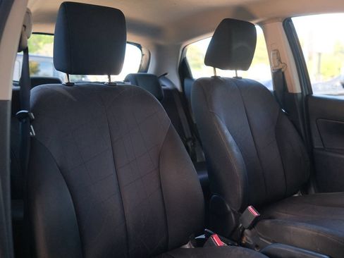 Used 2014 MAZDA MAZDA2 Sport FWD image 21